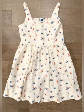 Women’s Old Navy Fit & Flare Cami Floral dress. Size:M. NWT.